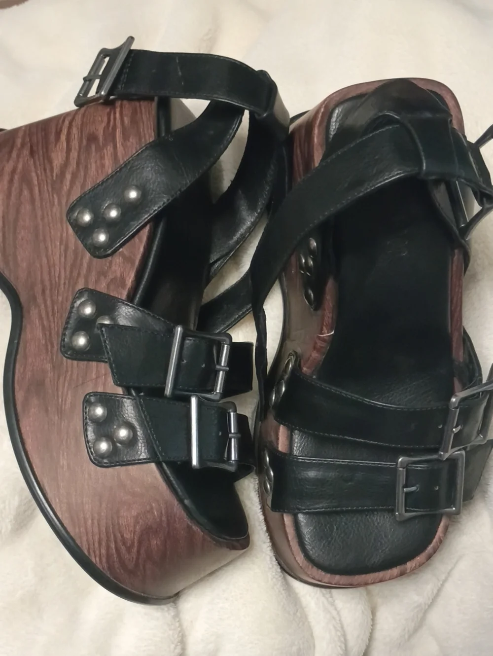 Current Mood Black Leather Platform Sandals with Wood-Effect Sole